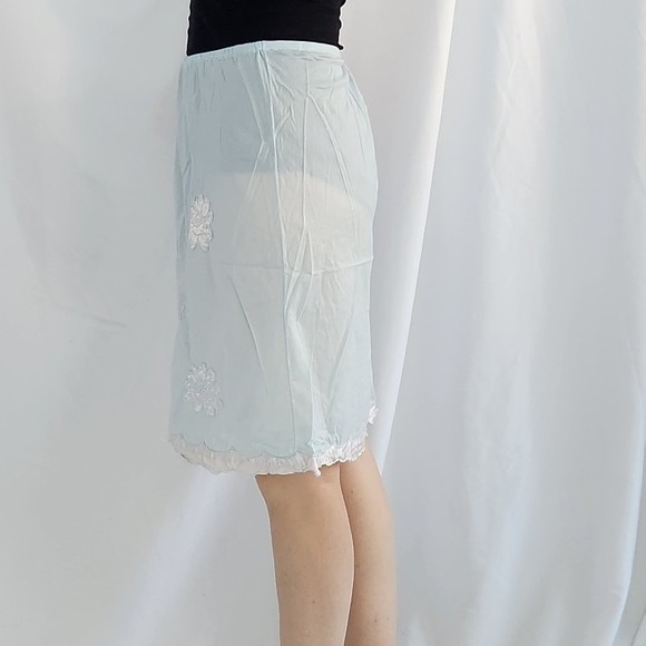 70s/80s Blue Floral Half Slip - Picture 2 of 4